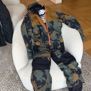 686 infiDry ski suit boys 12-14